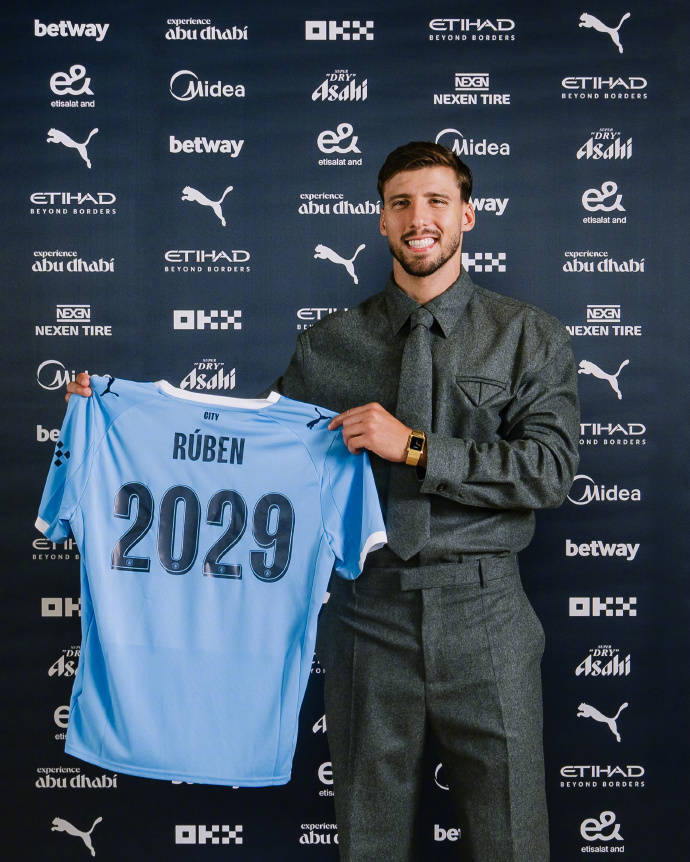 曼城与葡萄牙后卫鲁本-迪亚斯续约2年 新合同至2029年